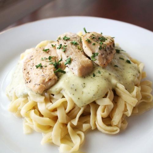 Fettuccine Alfredo Pasta with Well Lean